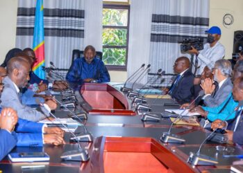 SUD-KIVU / ÉCONOMIE NATIONALE : LE VICE-PREMIER MINISTRE VITAL KAMERHE ÉCHANGE AVEC LES OPÉRATEURS ÉCONOMIQUES DE LA FEC