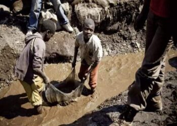 RDC : Des enfants paient à la sécurité le « droit d’accès » pour travailler dans les mines du Cobalt