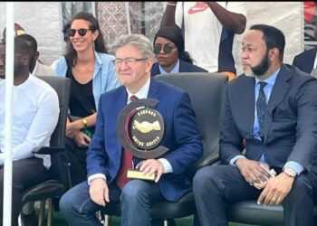 Étape inoubliable: Grands moments de sympathie entre J.M.Lukulasi et J.L.Mélenchon !