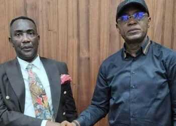 Gode Mpoyi VS Gentiny Ngobila: Le boss de l’APK passe à l’attaque avec un coup de pression ultra