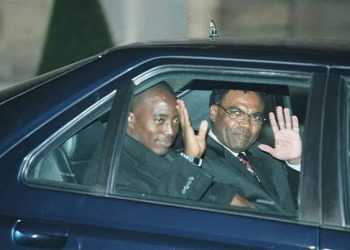 AVATAR POLITIQUE : SHE OKITUNDU, TRAÎTRE ET COLLABO CONTRE MAMA KONGO !