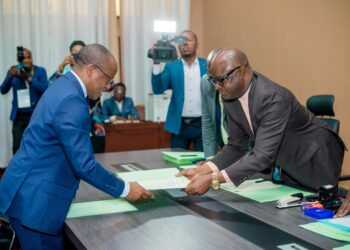 RDC/Sénat/Élection du Bureau définitif: Eustache Muhanzi Mubembe dépose sa candidature au poste de 2e Vice-Président pour amener sa contribution au rayonnement de la chambre haute du Parlement