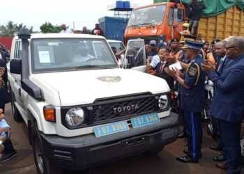 Kasaï : Kasaï : des infrastructures, engins roulants et équipements de bureaux remis à la Police infrastructures, engins roulants et équipements de bureaux remis à la Police