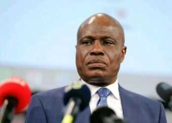 Fayulu à Tshilombo : « Je demeure le seul président légitimement élu depuis 2018, et je m’opposerai à son projet désastreux de modification constitutionnelle »