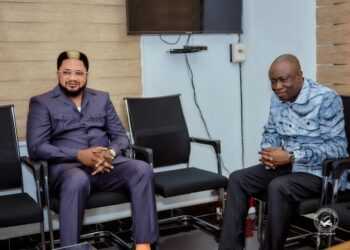 RDC: Jean-Thierry Mosenepwo, cadre de l&rsquo;Union sacrée de la nation, reçoit du SG Augustin KABUYA des orientations politiques nécessaires relatives au changement de la constitution