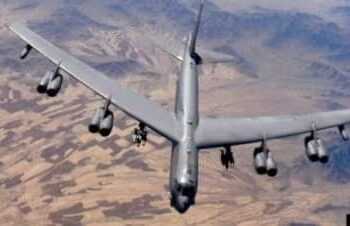 Le Pentagone envoie des bombardiers et des navires de guerre au Moyen-Orient