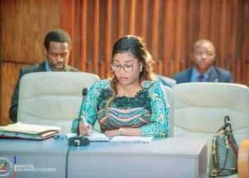 Assemblée nationale : Acacia Bandubola auditionnée par la commission défense et sécurité sur les conflits fonciers en RDC
