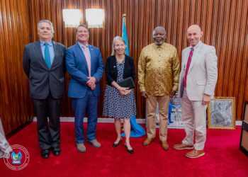 Diplomatie Parlementaire : Ronny Jackson membre de la commission relations extérieures du congrès américain et l&rsquo;ambassadrice d&rsquo;Espagne en RDC ont tour à tour échangé avec le président Vital Kamerhe