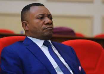 Le sénateur Alphonse Ngoyi Kasanji lance un cri de l&rsquo;âme aux anciens donneurs de leçons