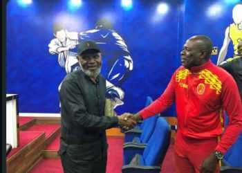 Finale Coupe du Congo : « Nous allons essayer d’être beaucoup plus positifs pour arriver au bout et pourquoi pas soulever le trophée »[Cyril Mubiala, entraîneur adjoint du FC MK]