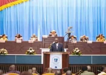 Présentation du projet de loi sur la réddition des comptes exercice 2024 à l’Assemblée nationale : le ministre Doudou Fwamba met en avant une gestion budgétaire résiliente malgré les turbulences