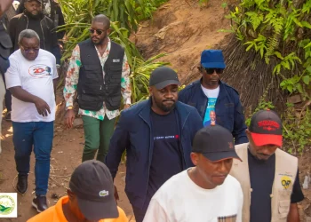 Kwilu/Kwango : à Kenge et Masi-Manimba, le Sénateur Papy Labila en première ligne face aux défis d’infrastructures