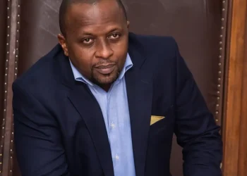 Kinshasa : le VPM Shabani à la base d’une crise institutionnelle entre l’État et la ville de Kinshasa sur 10 points selon un député provincial