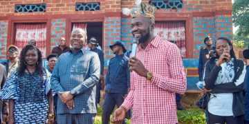 Haut-Uélé : le Gouverneur Jean Bakomito mobilise la population de Rungu pour la sécurité et l&rsquo;agriculture