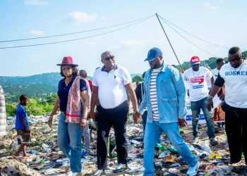RDC : Le Notable Anthony Mabika et la P.O Claudine Tshimanga en première ligne contre l’érosion à trois têtes du quartier Armée