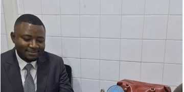 Assemblée nationale — Accueil des demandeurs d’asile en RDC : le député Émile Sumaïli Miseka interpelle le Gouvernement sur les garanties sécuritaires et la durée de séjour