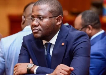 Kinshasa : le Sénateur Tony Labila Obial attendu ce lundi à l’ouverture de la session de mai du conseil communal de Ngaliema, avant son rendez-vous avec les étudiants de l’URKIM