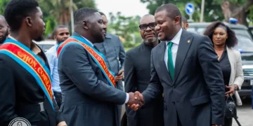 Kinshasa : invité d’honneur à l’ouverture de la session de mai du Conseil communal de Ngaliema, le Sénateur Tony LABILA OBIAL à l’écoute des préoccupations des conseillers communaux et partage son expérience parlementaire